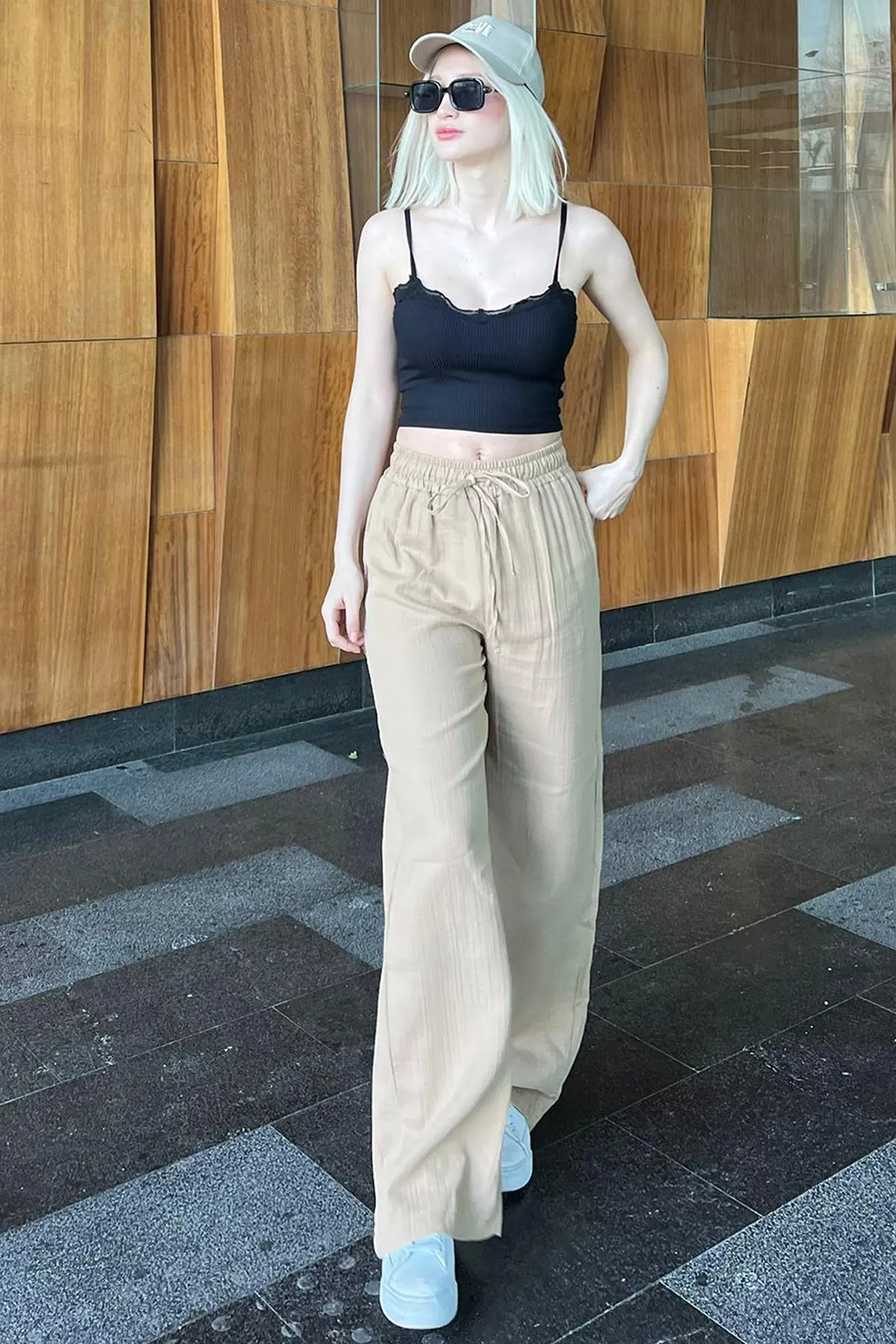 Madmext  Beigefarbene Musselin-Damenhose mit weitem Bein MG1980