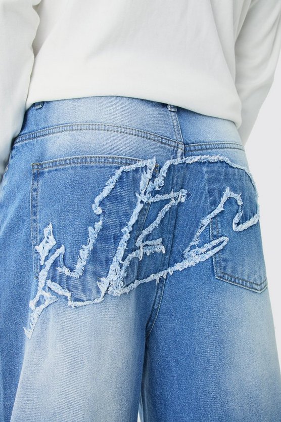 Tall lockere Jeans mit Applikation