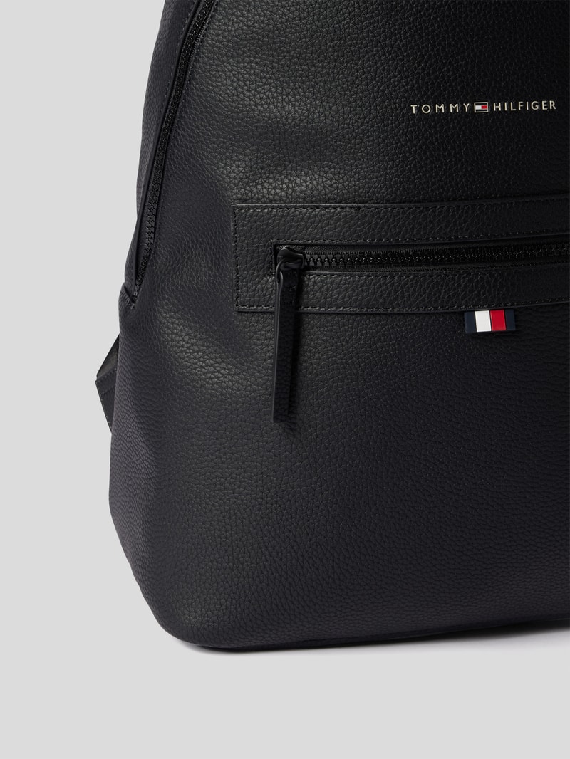 Rucksack in Leder-Optik in schwarz