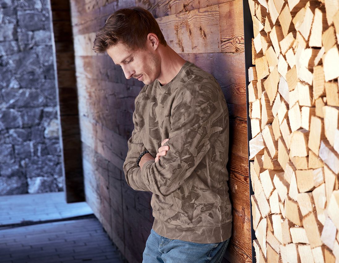 e.s. Sweatshirt Handcrafted Release 4.0