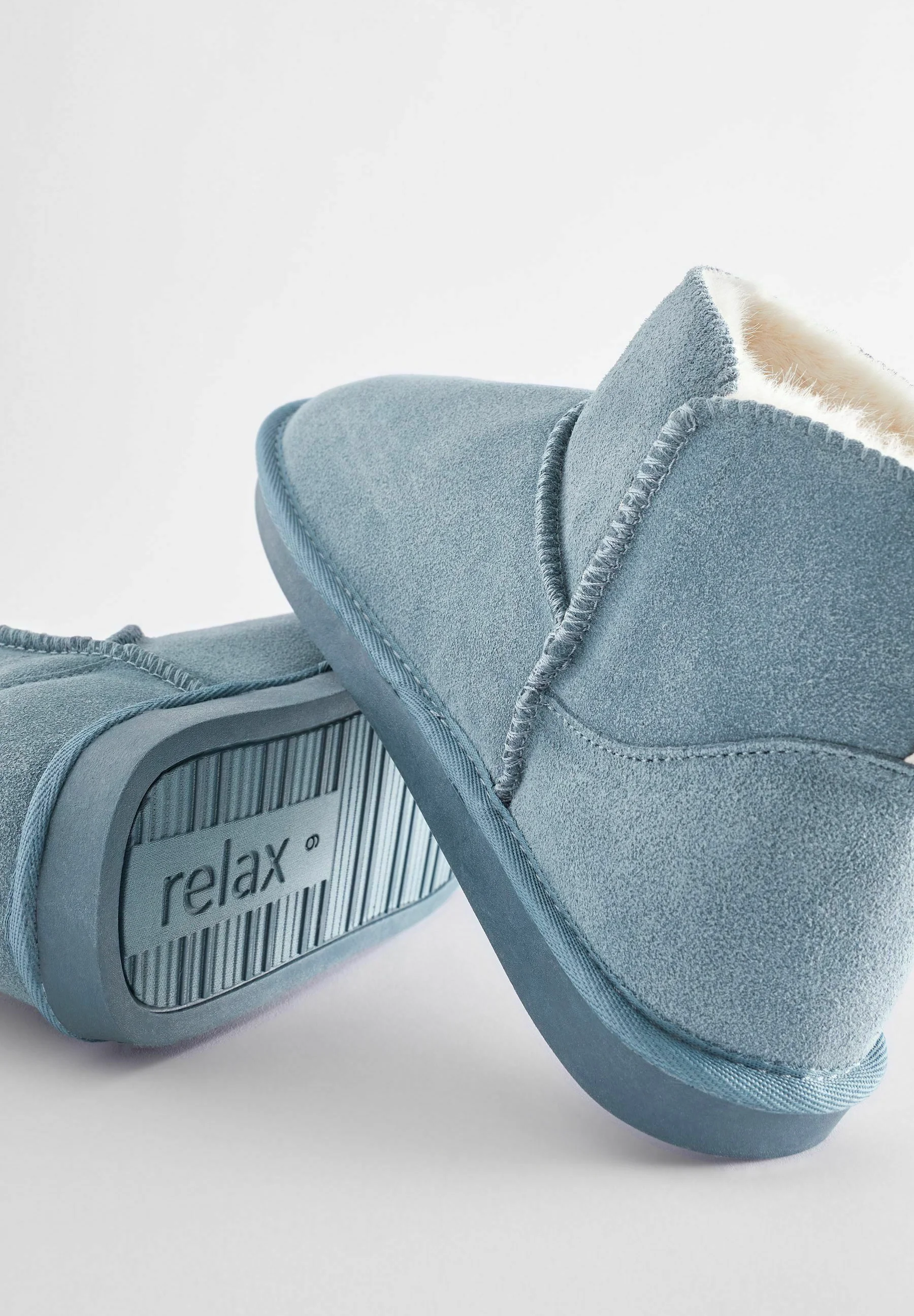 Siguiente REGULAR FIT - Pantuflas