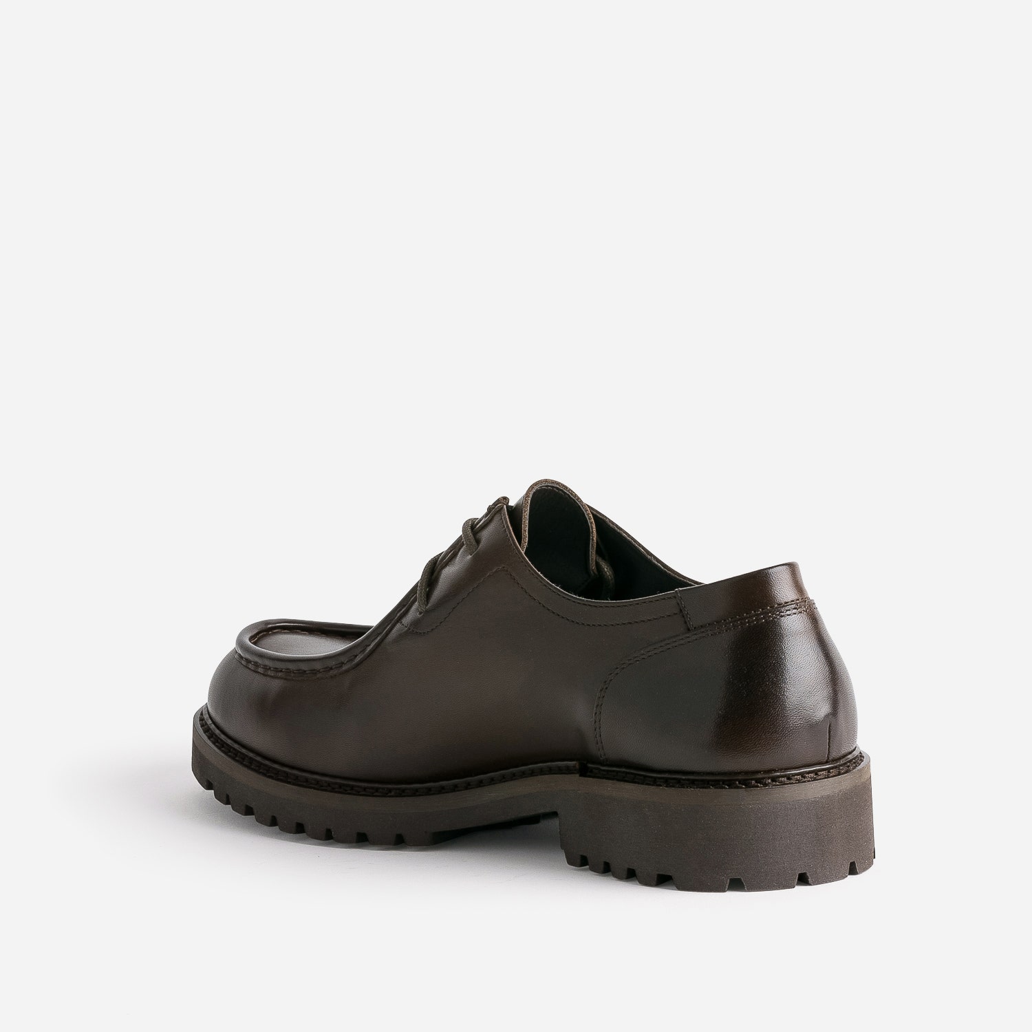 Derby marron en cuir à semelle crantée