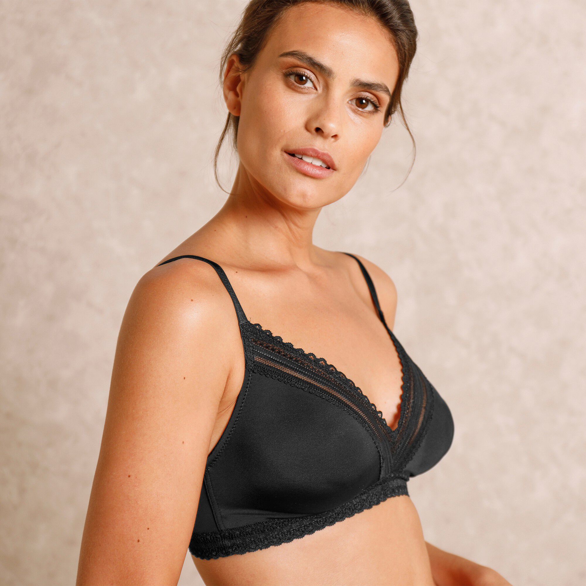 Soutien-gorge invisible forme triangle bonnets moulés Albury