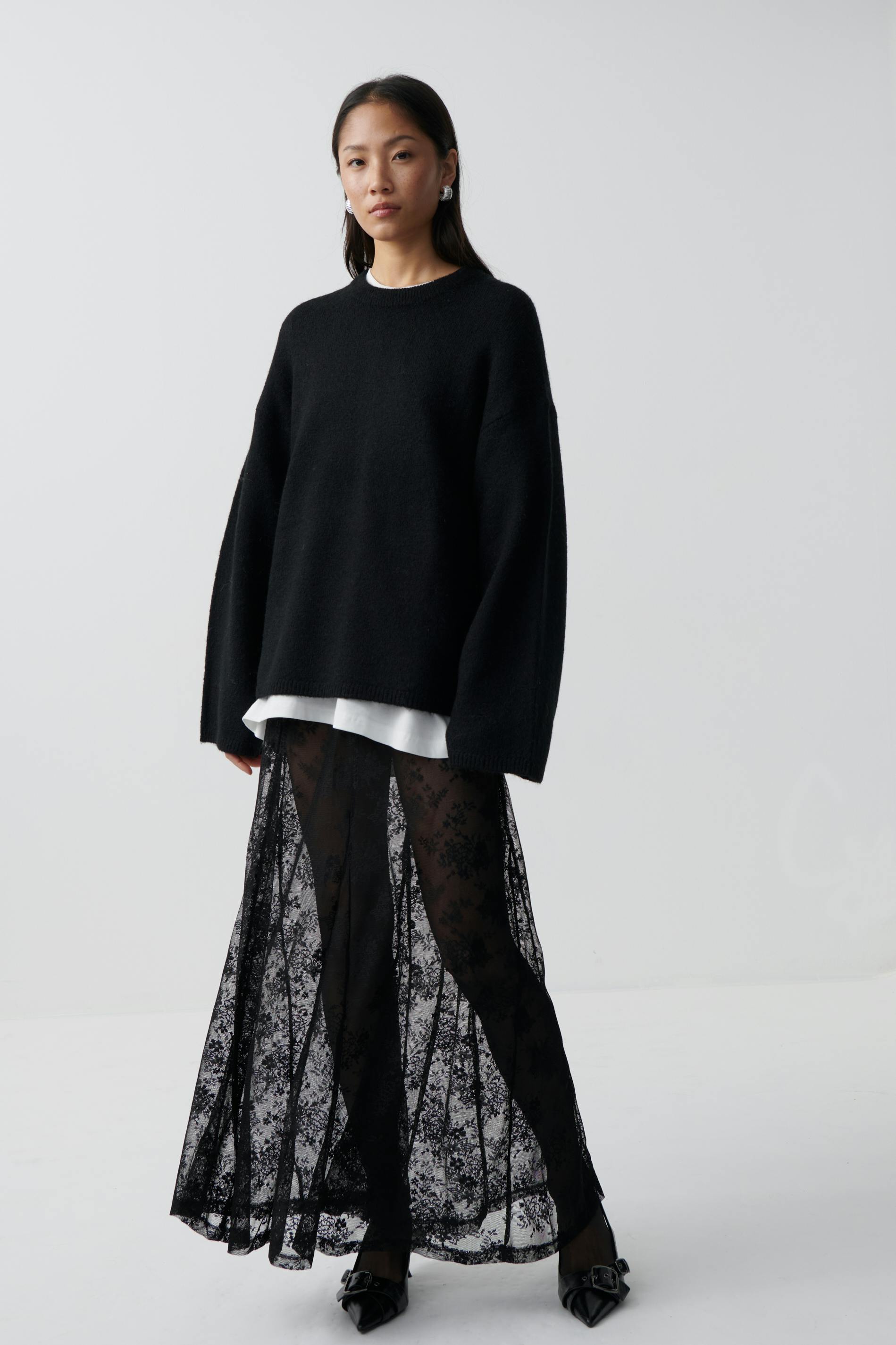 Lace skirt