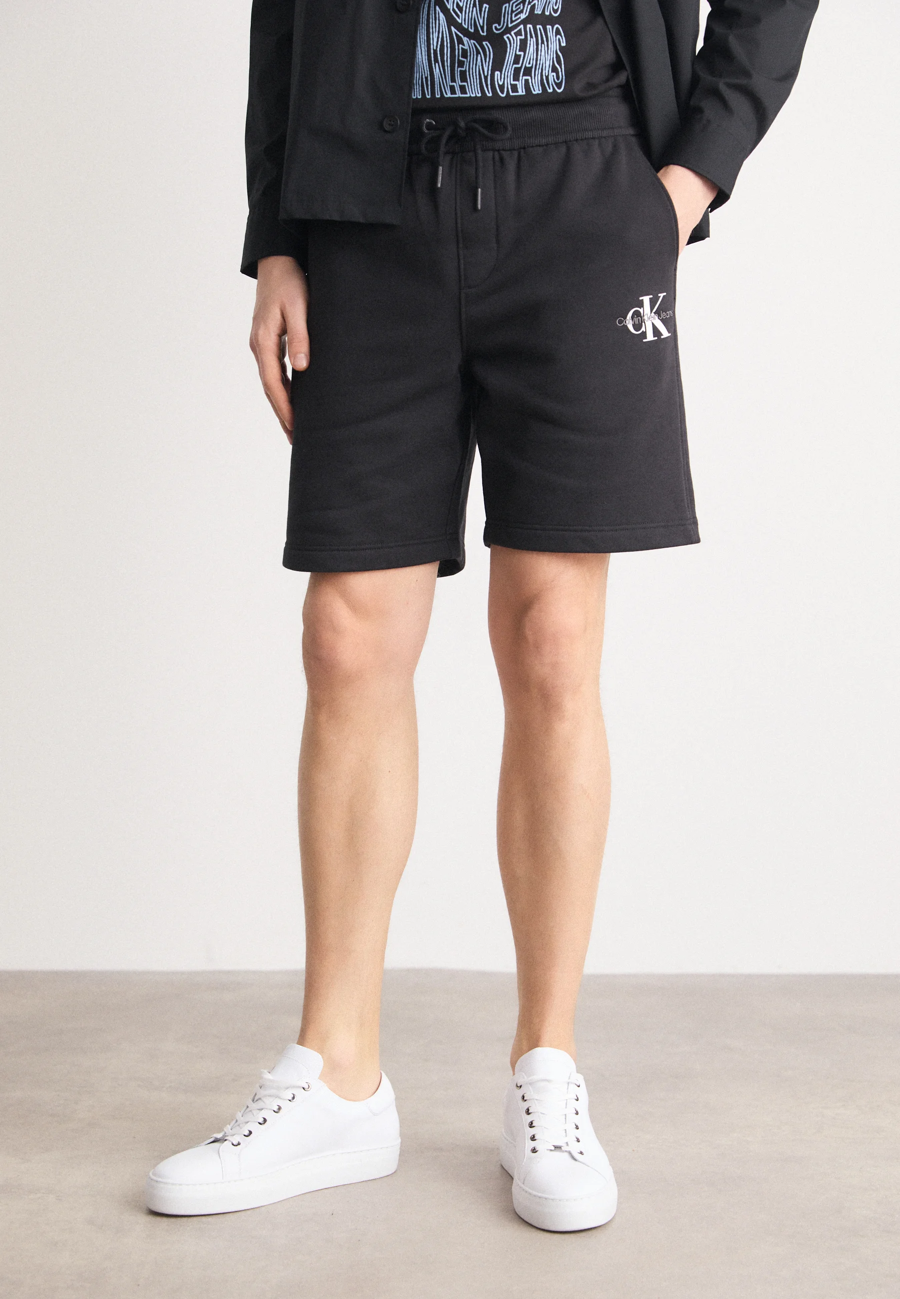 Pantalones deportivos Calvin Klein Jeans MONOLOGUE