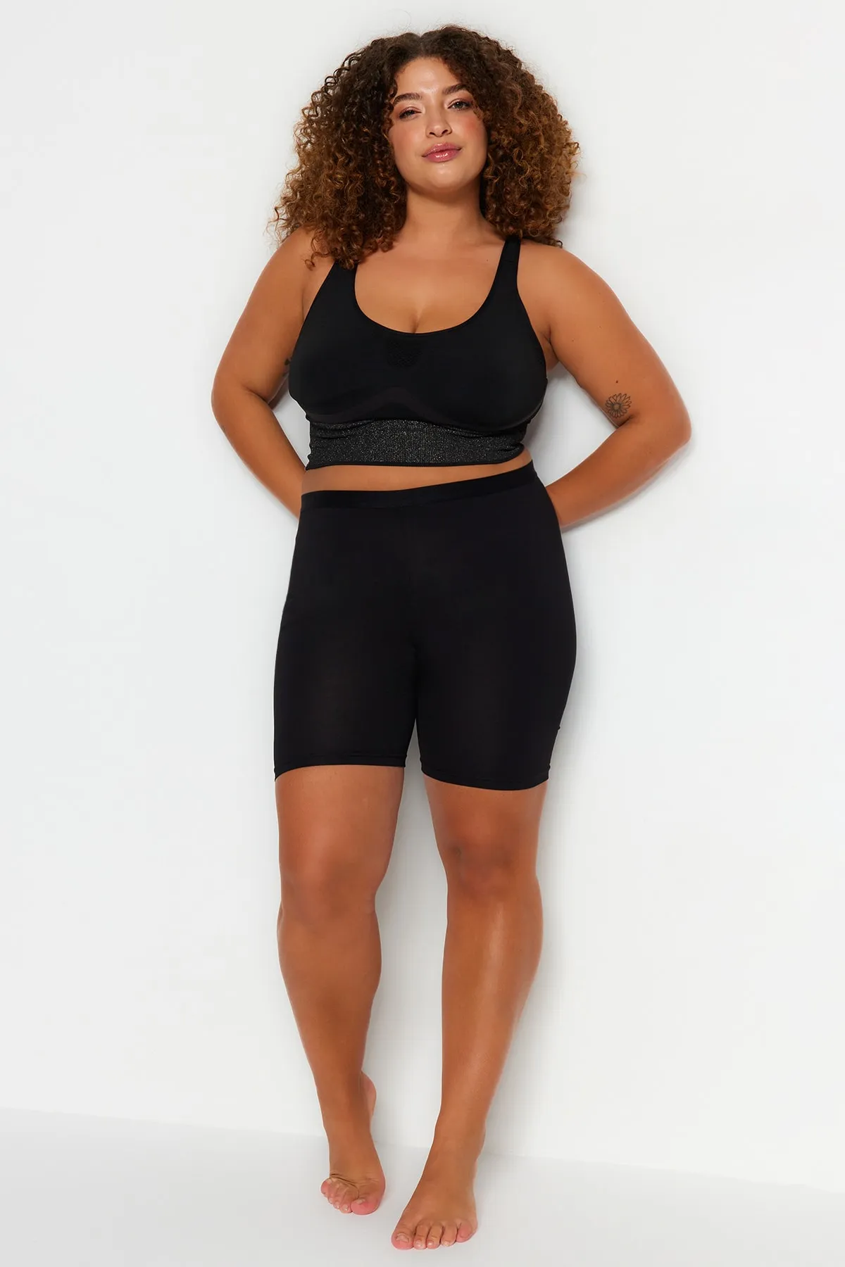 Trendyol Curve  Große Größen in Leggings - Schwarz - Hoher Bund