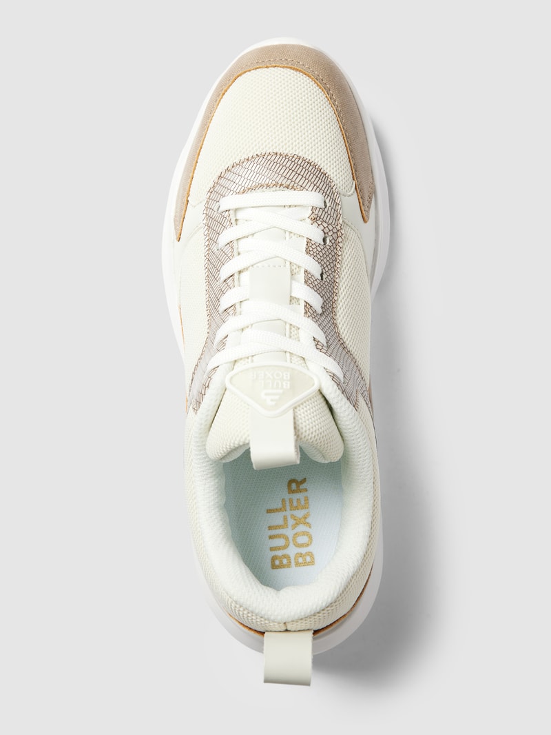 Sneaker mit tonalem Besatz in rosa