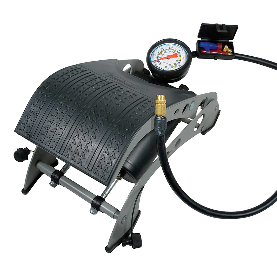Fußluftpumpe mit Manometer von Michelin, 2 Zylinder, 1 Stück - ATU