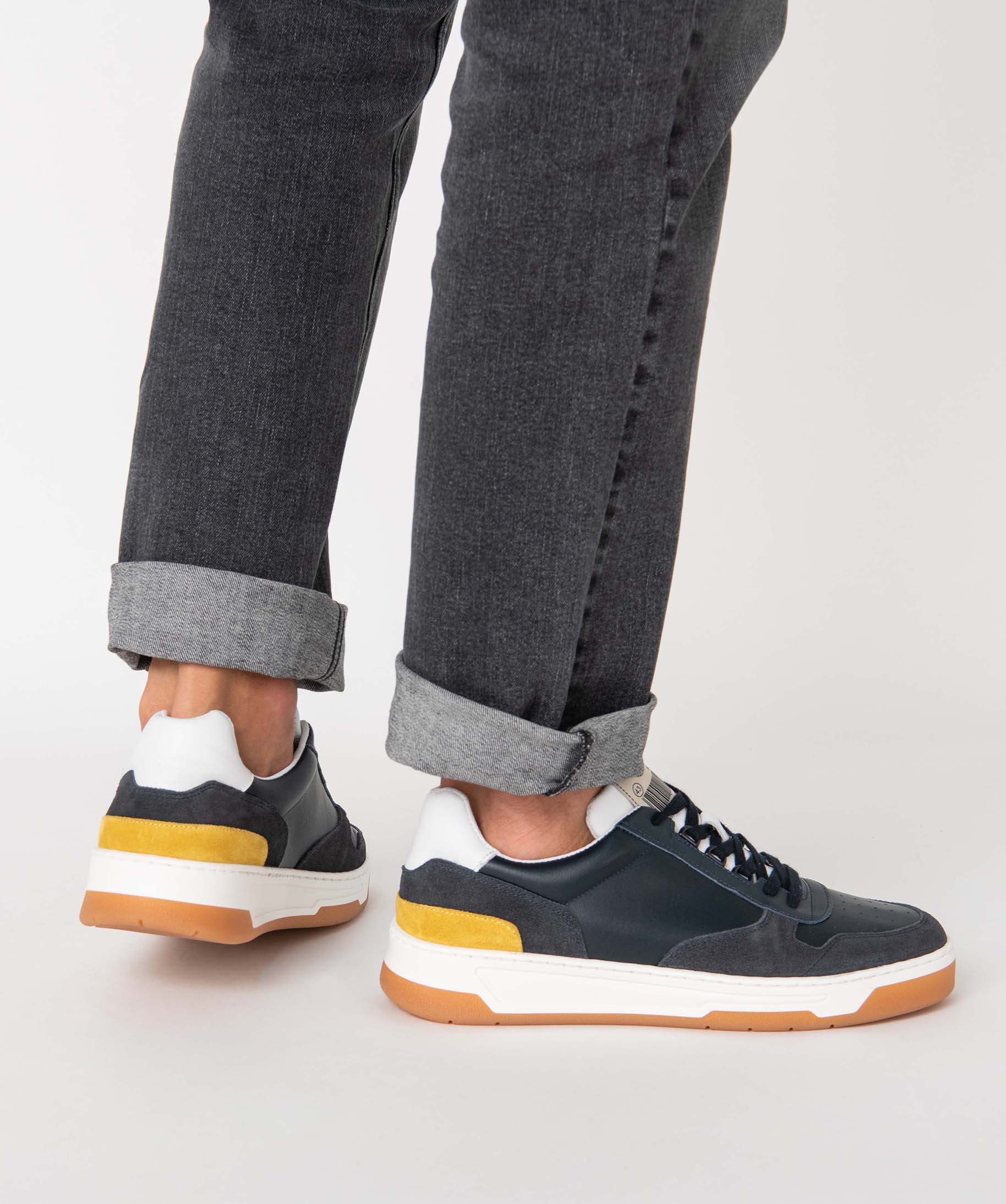 Baskets homme dessus cuir à semelle contrastante – Tanéo marine | GEMO