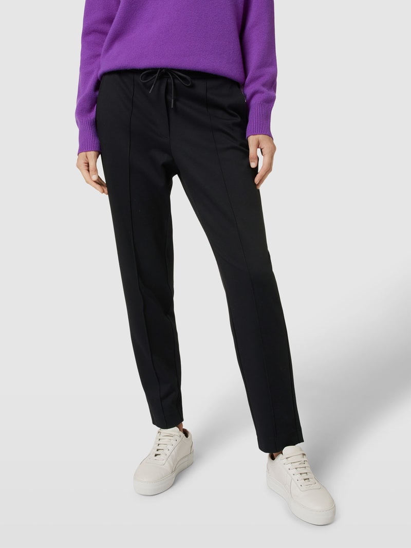 Sweatpants mit Ziernähten in schwarz