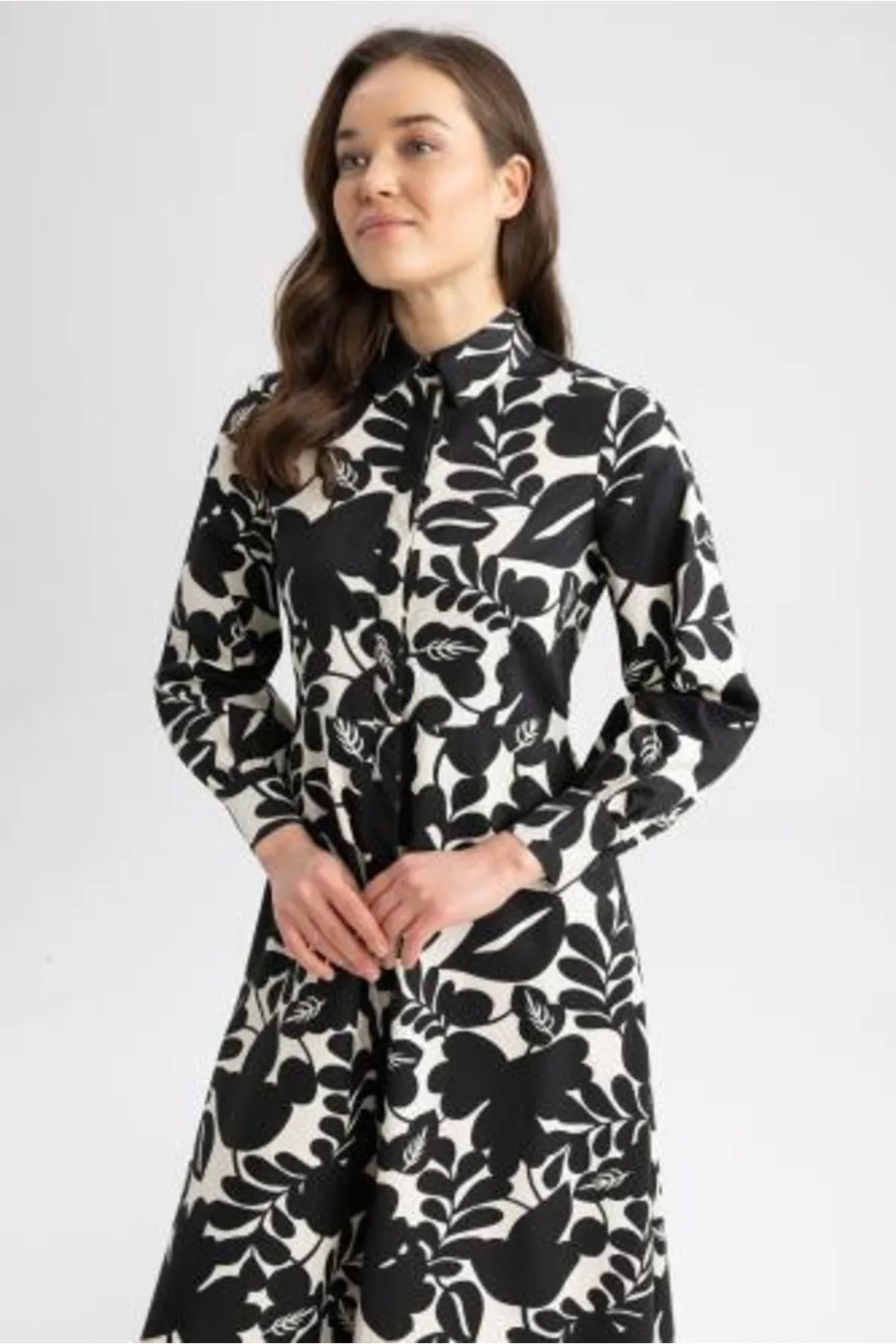 DeFacto  Langarm-Maxikleid mit Hemdkragen und Blumenmuster