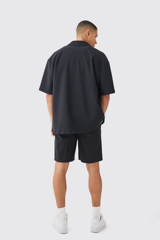 Lockere schwarze Shorts
