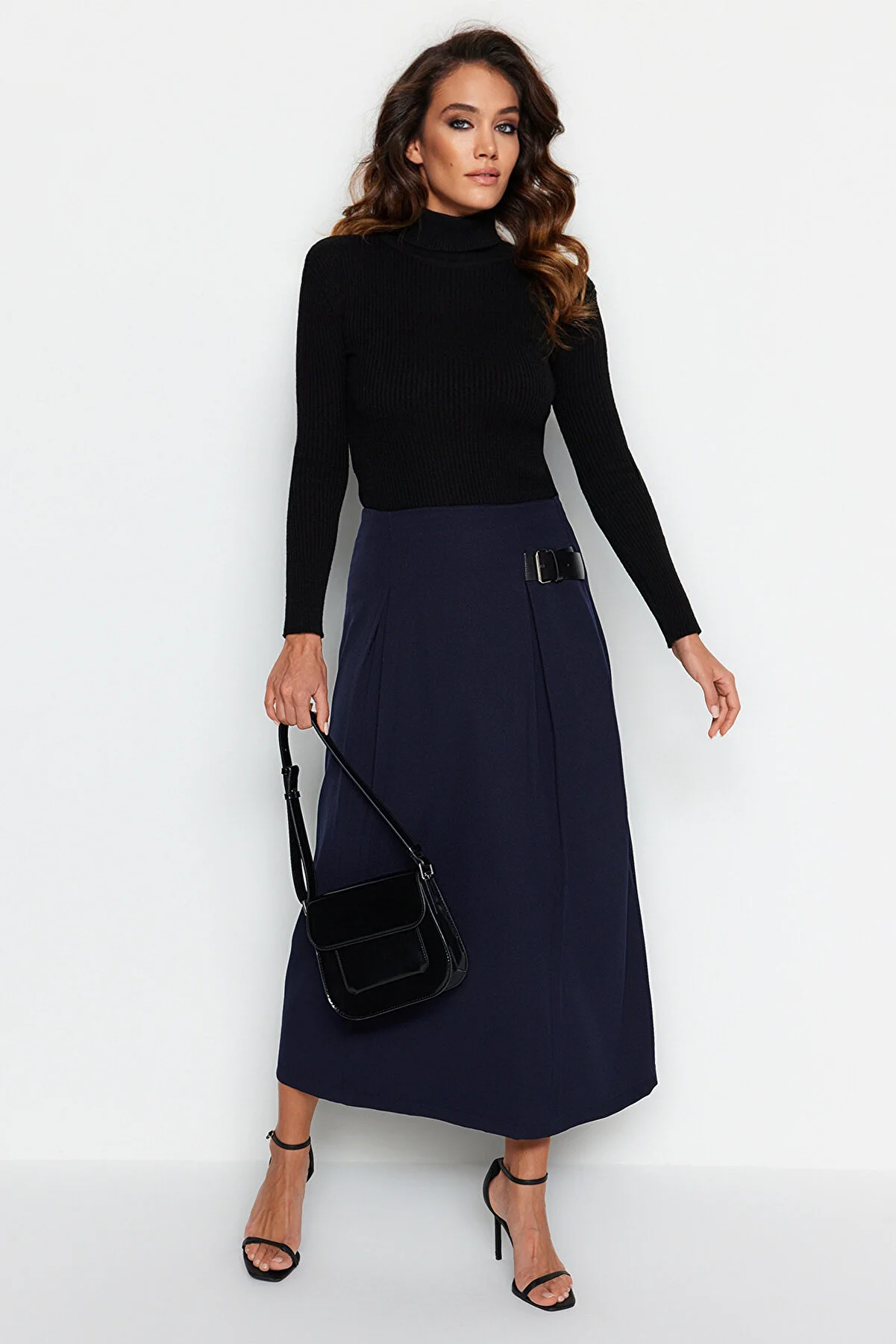 Trendyol Modest  Marineblauer gewebter Rock mit Gürteldetail TCTAW24EE00014