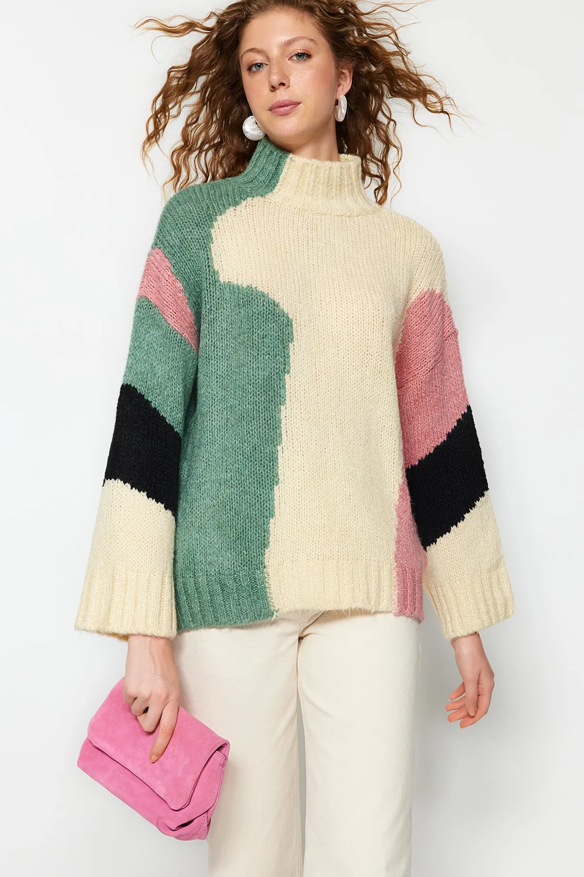 Trendyol Collection  Beigefarbener, weich strukturierter Strickpullover mit Farbblockierung TWOAW20XS0047