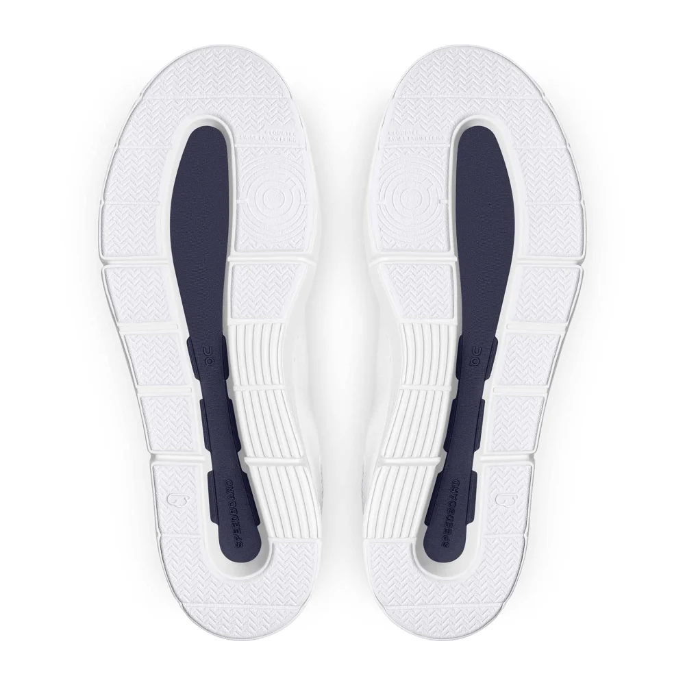 ON The Roger Advantage 48.98967 / weiss