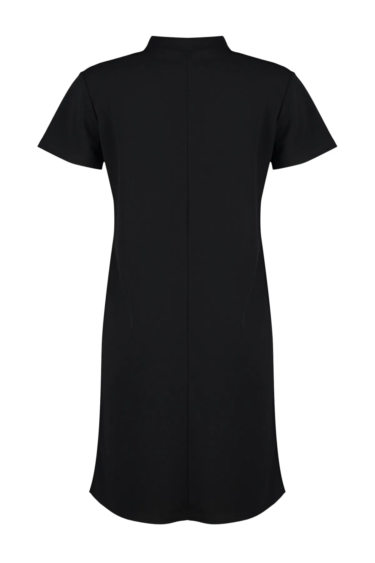 Trendyol Collection  Schwarzes Mini-Strickkleid aus Crêpe mit offener Taille und Skater-Stil im Taschen-Look TWOSS23EL01802