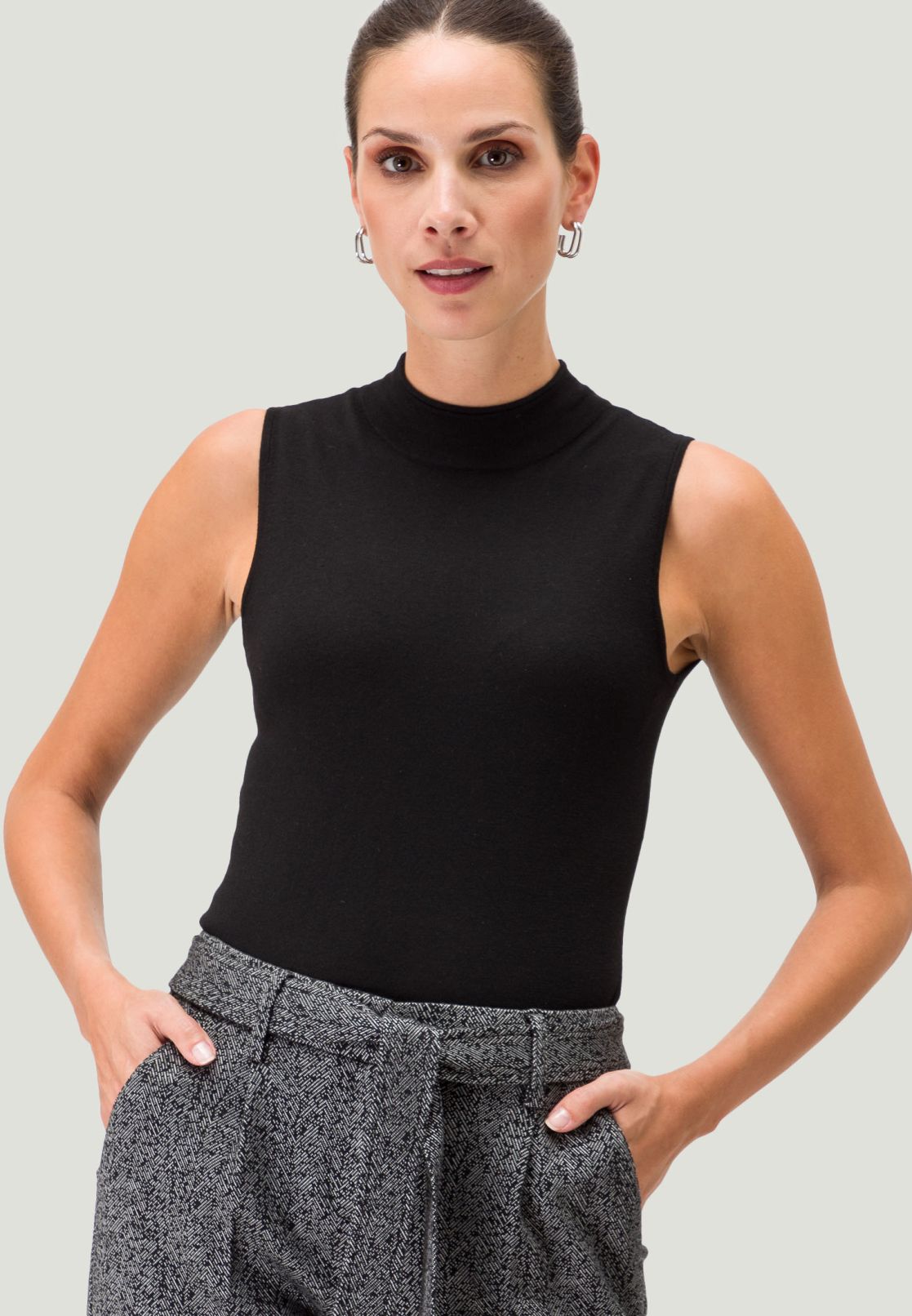 Stricktop mit Stehkragen