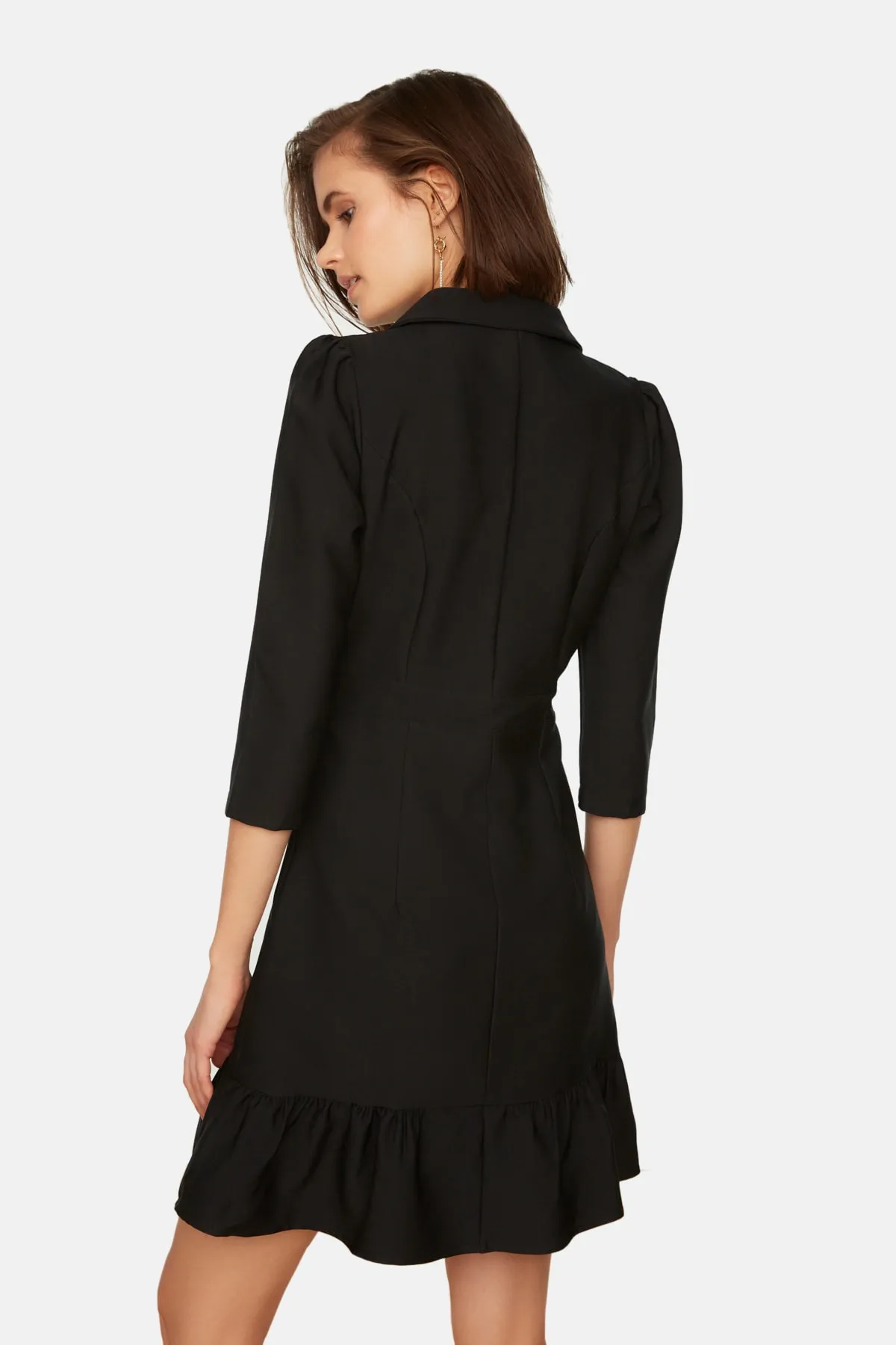 Trendyol Collection  Schwarzes, gewebtes Mini-Jackenkleid mit Knopfdetail TWOSS20EL0407