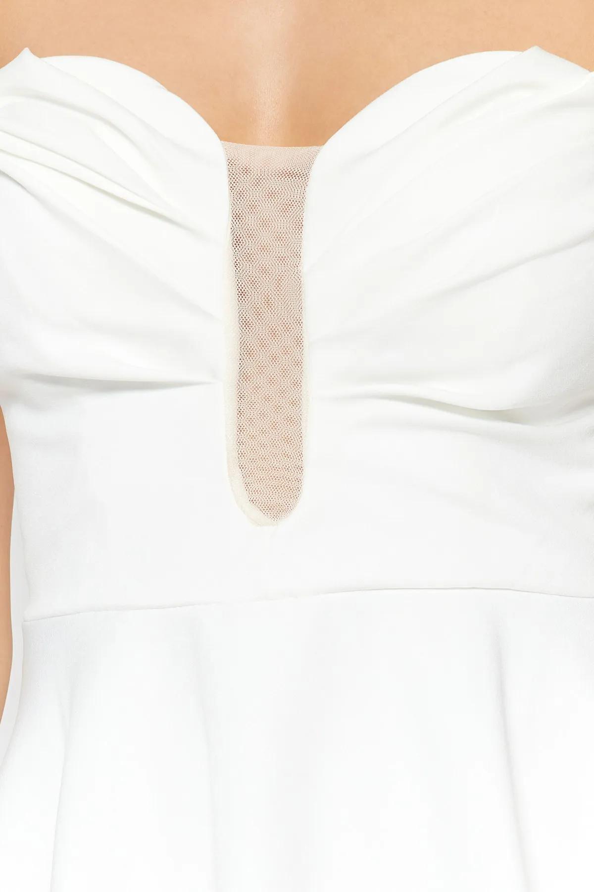 Trendyol Collection  Ecru-Taille geöffnet / Skater-gefüttert, gewebt, bedruckt, Hochzeit / Elegantes Hochzeits-Abendkleid TPRSS23EL00245