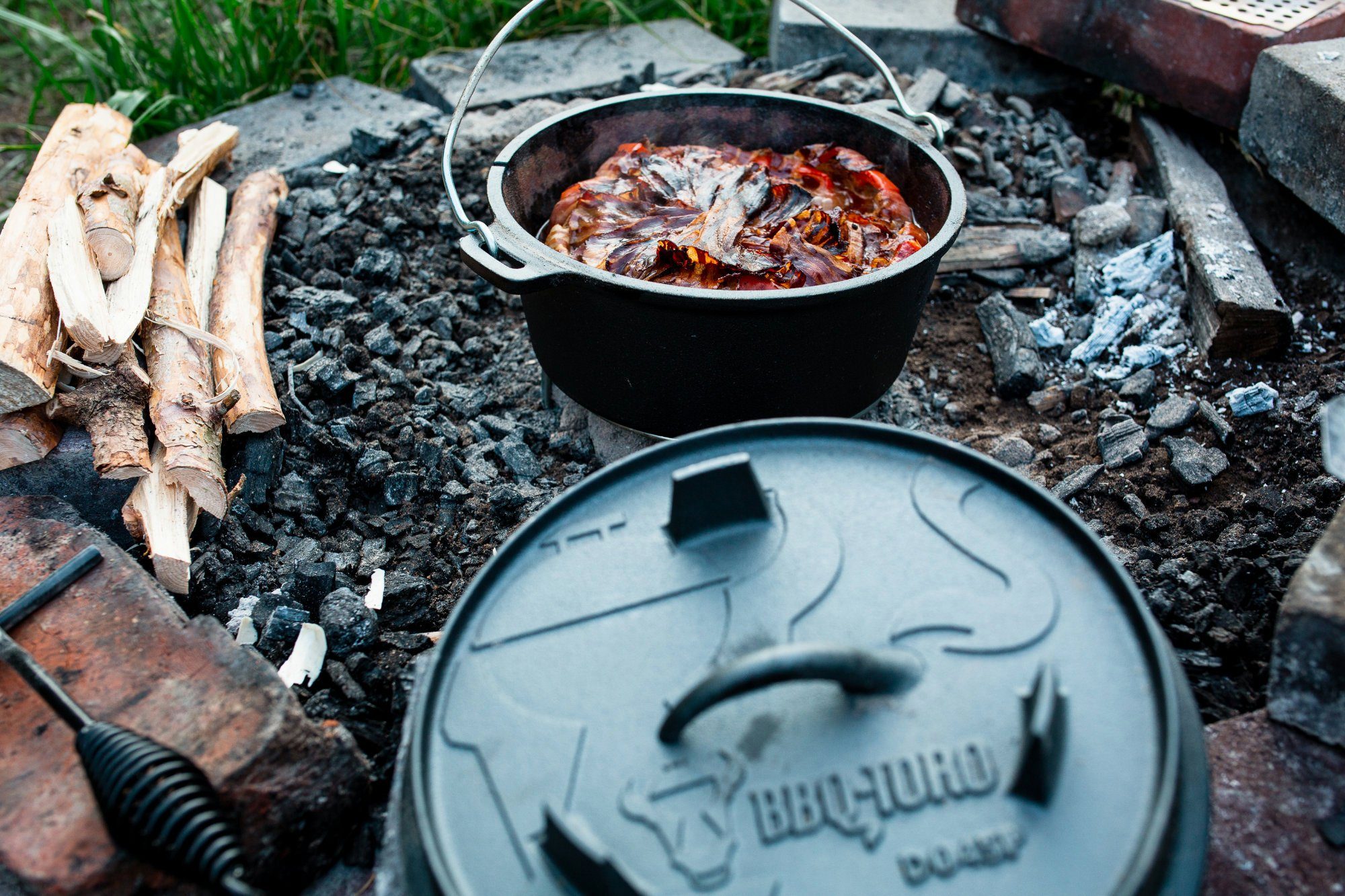 BBQ-Toro Grilltopf Dutch Oven DO9PX, 9,0 L Premium Gusseisen Kochtopf, Gusstopf, Gusseisen (4-tlg)