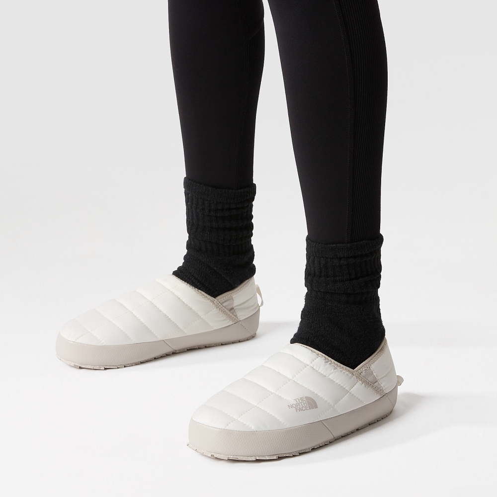 The North Face Thermoball Traction MULE V NF0A3V1H32F / weiss