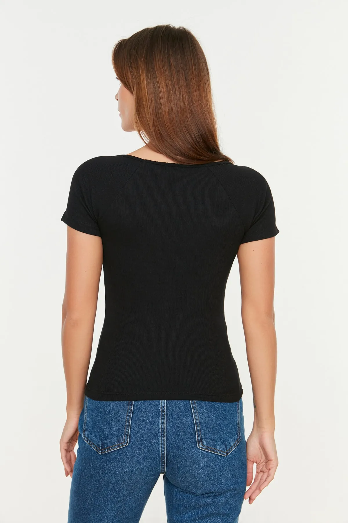 Trendyol Collection  Schwarze, taillierte Strickbluse aus Baumwollstretch TWOSS21BZ0579