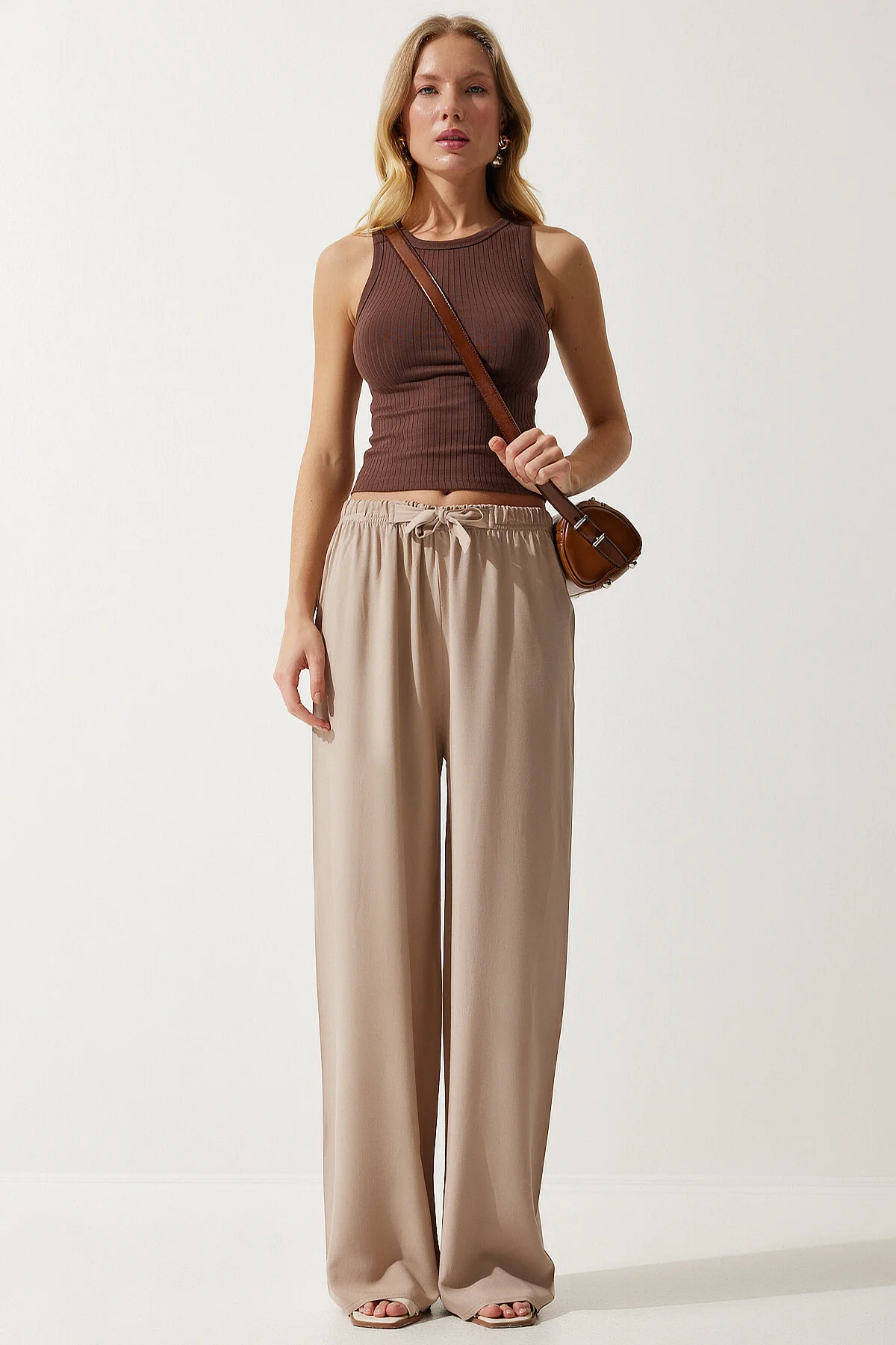 Happiness İstanbul  Beige Palazzo-Hose aus Viskose für Damen EN00610