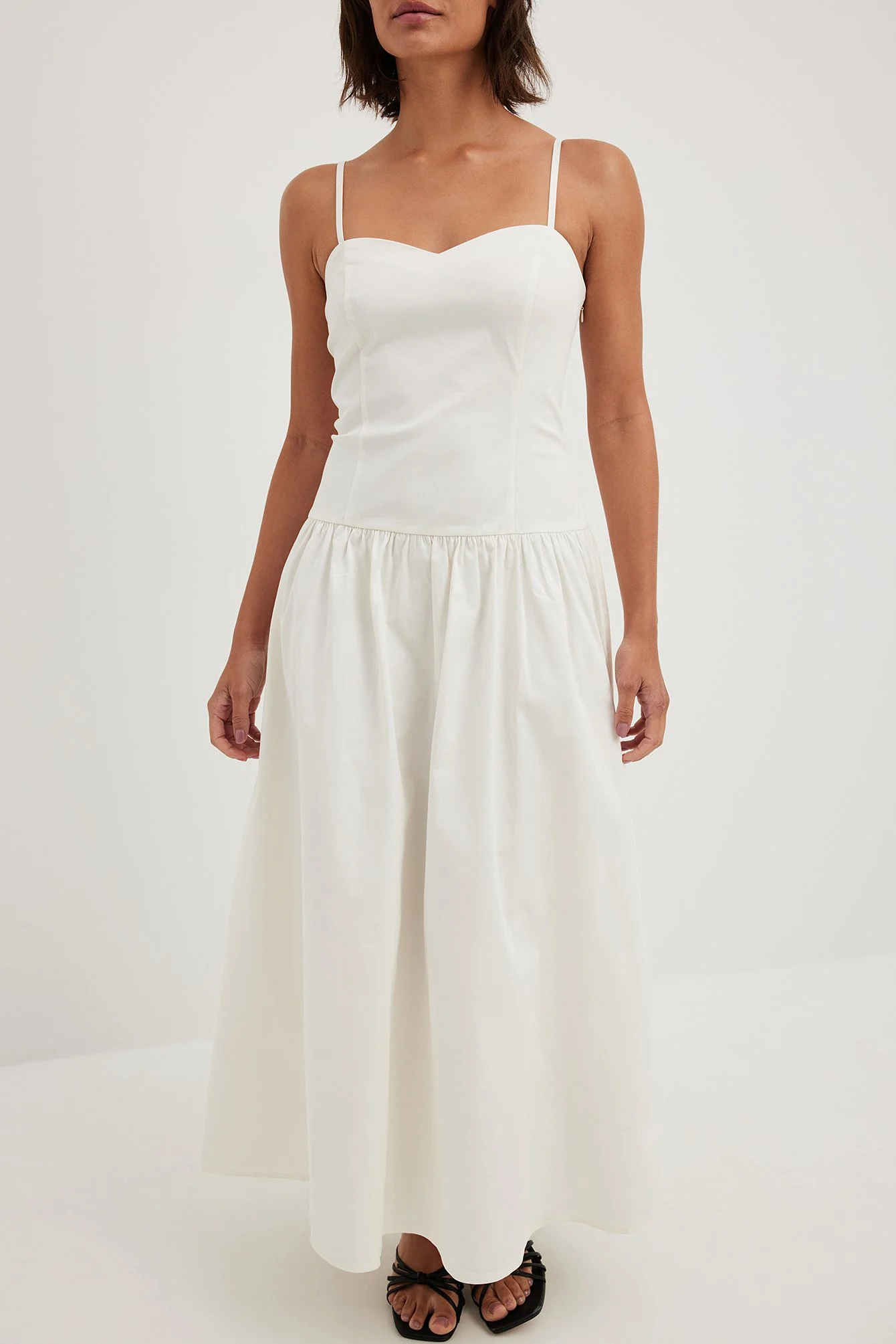 Midikleid aus Baumwolle mit niedriger Taille