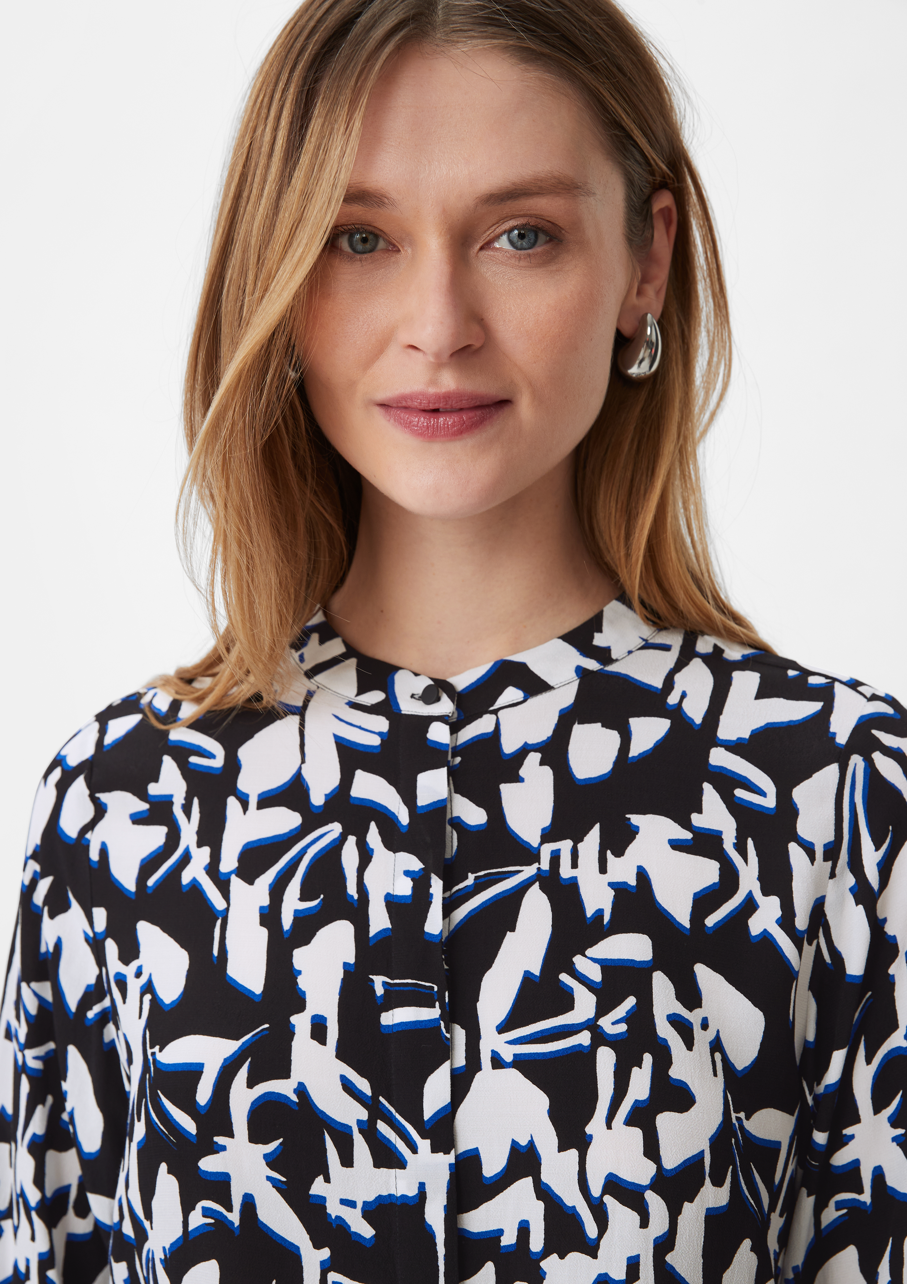Bluse mit All-over-Print - schwarz