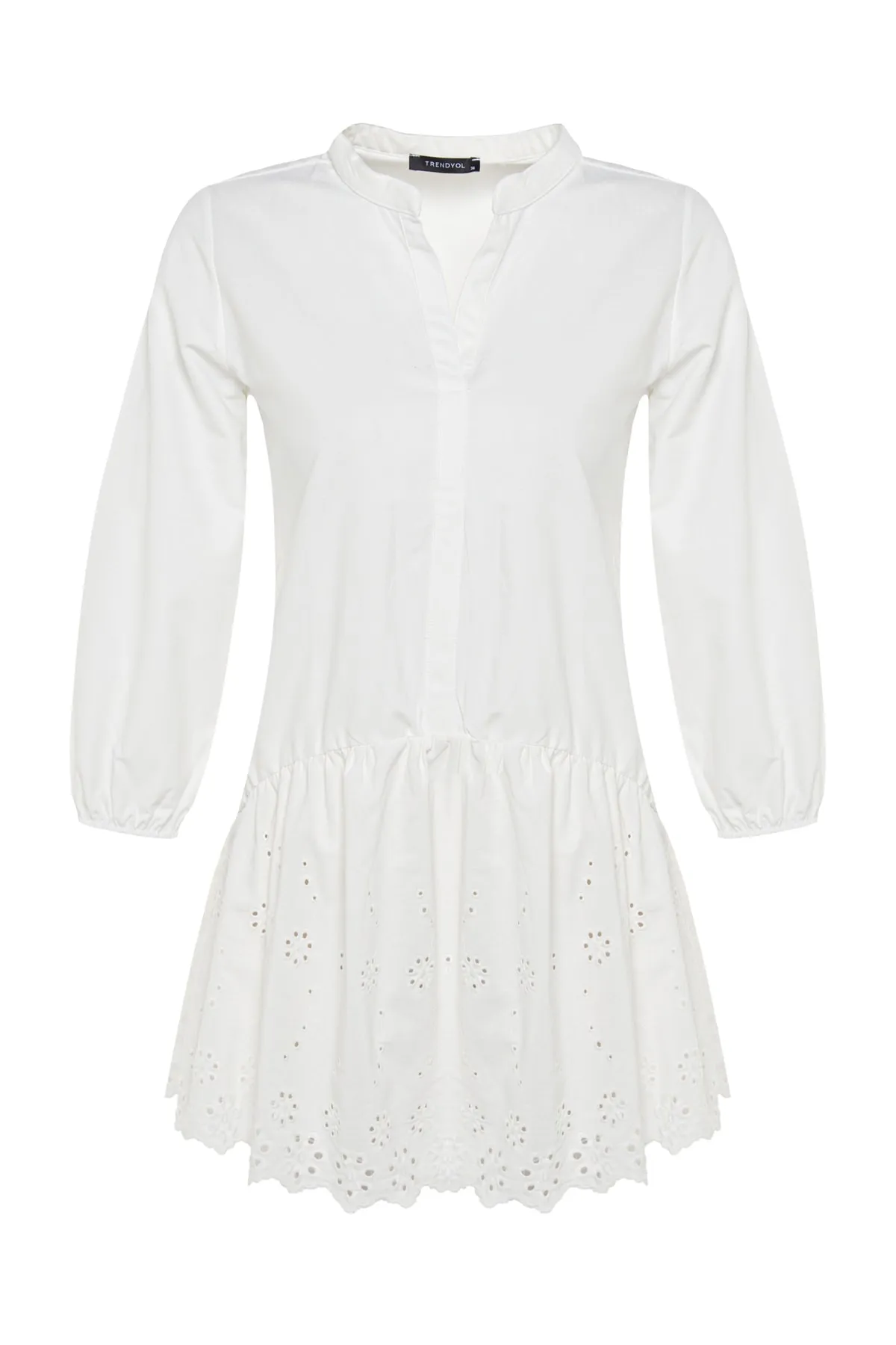 Trendyol Collection  Weißes Mini-Strandkleid mit gewebter Stickerei TBESS23EL00022