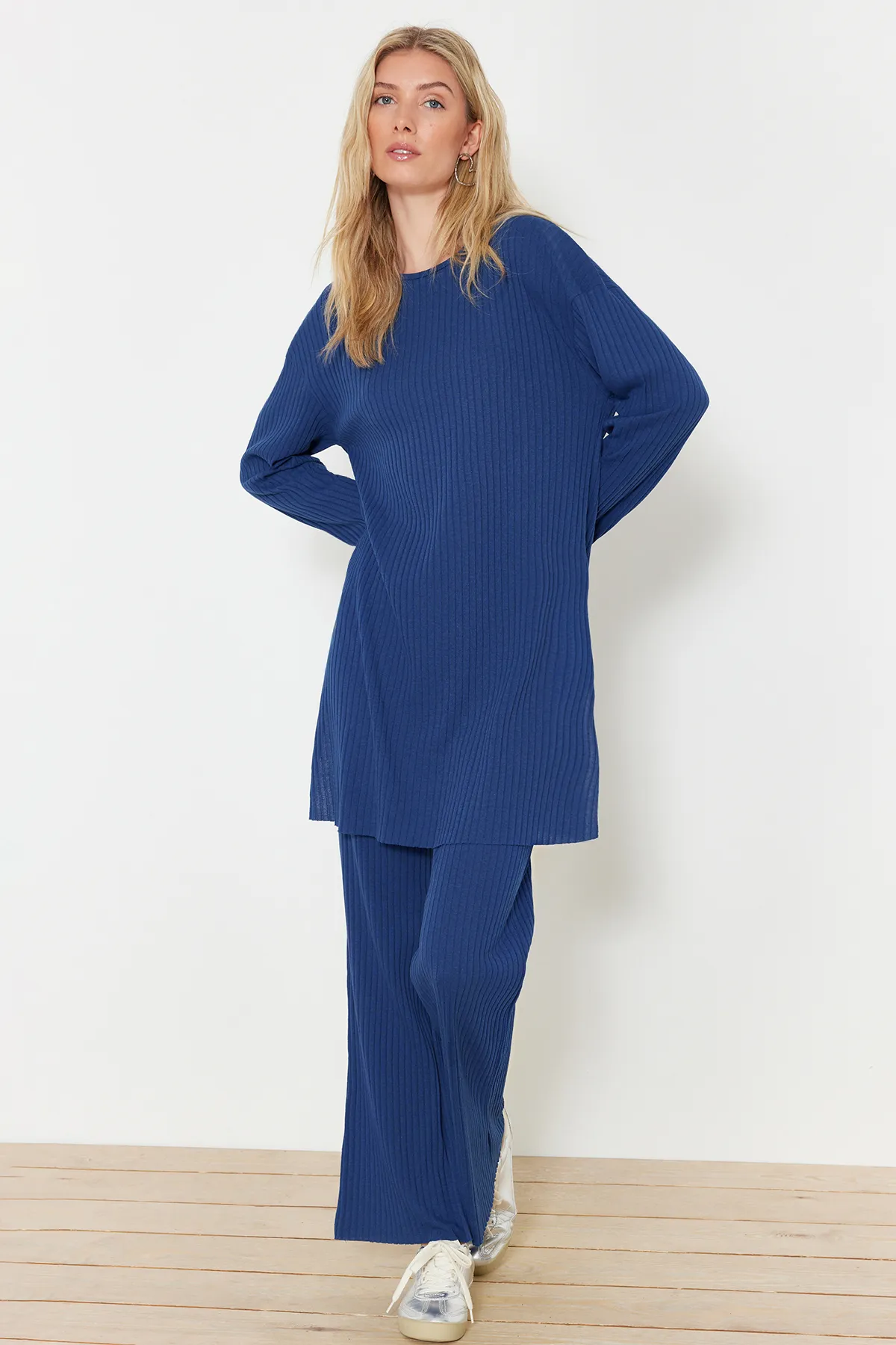 Trendyol Modest  Marineblaues Camisole-Set aus gestricktem Oberteil und Unterteil TCTSS24US00060