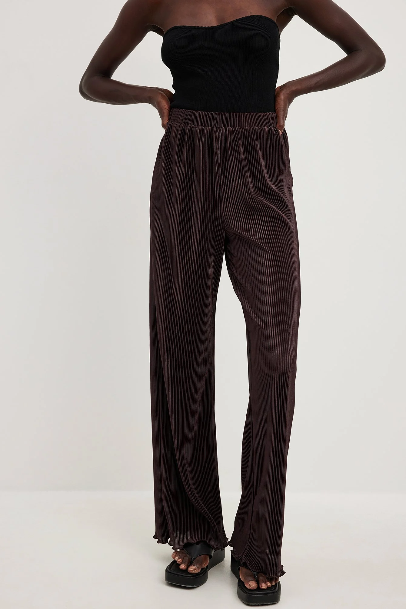 Plissierte Hose mit hoher Taille