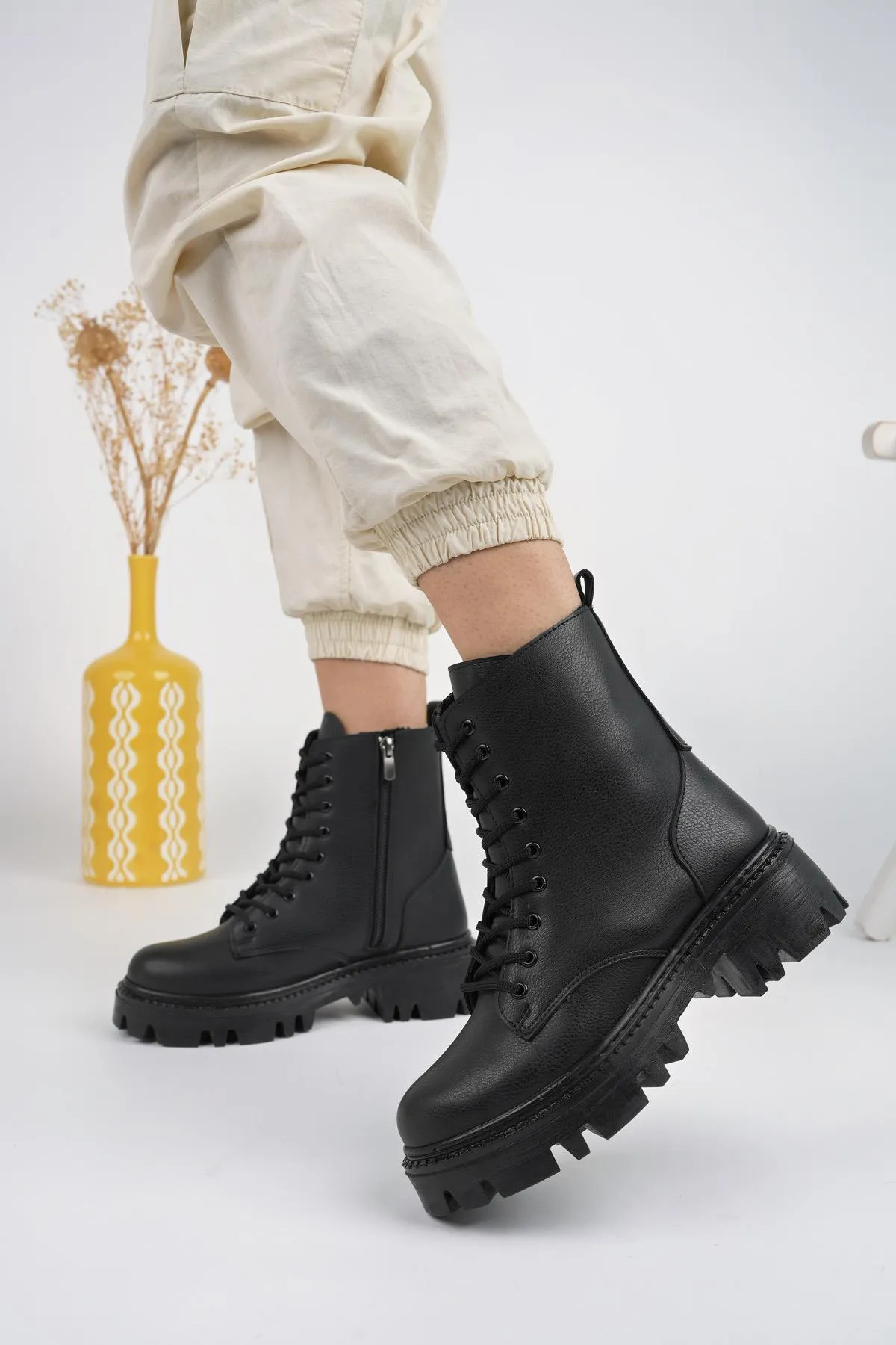 MUGGO  Dombas garantierte Damen-Schnürstiefel