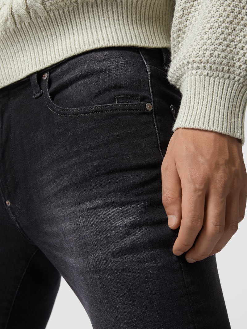 Skinny Fit Jeans mit Label-Patch in mittelgrau