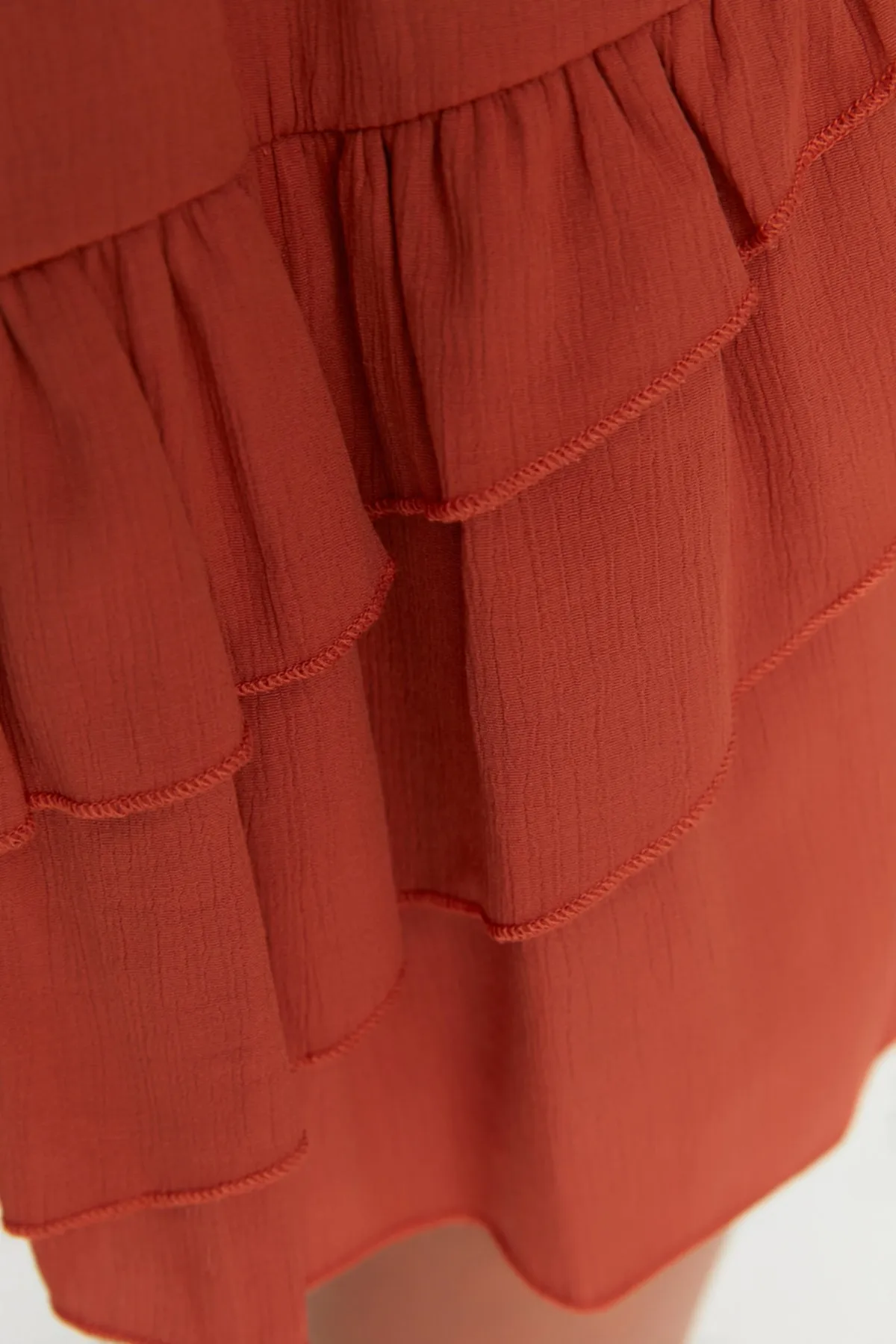Trendyol Collection  Braunes Set aus Strandbluse und Strandrock mit Volantdetail TBESS22AU0095