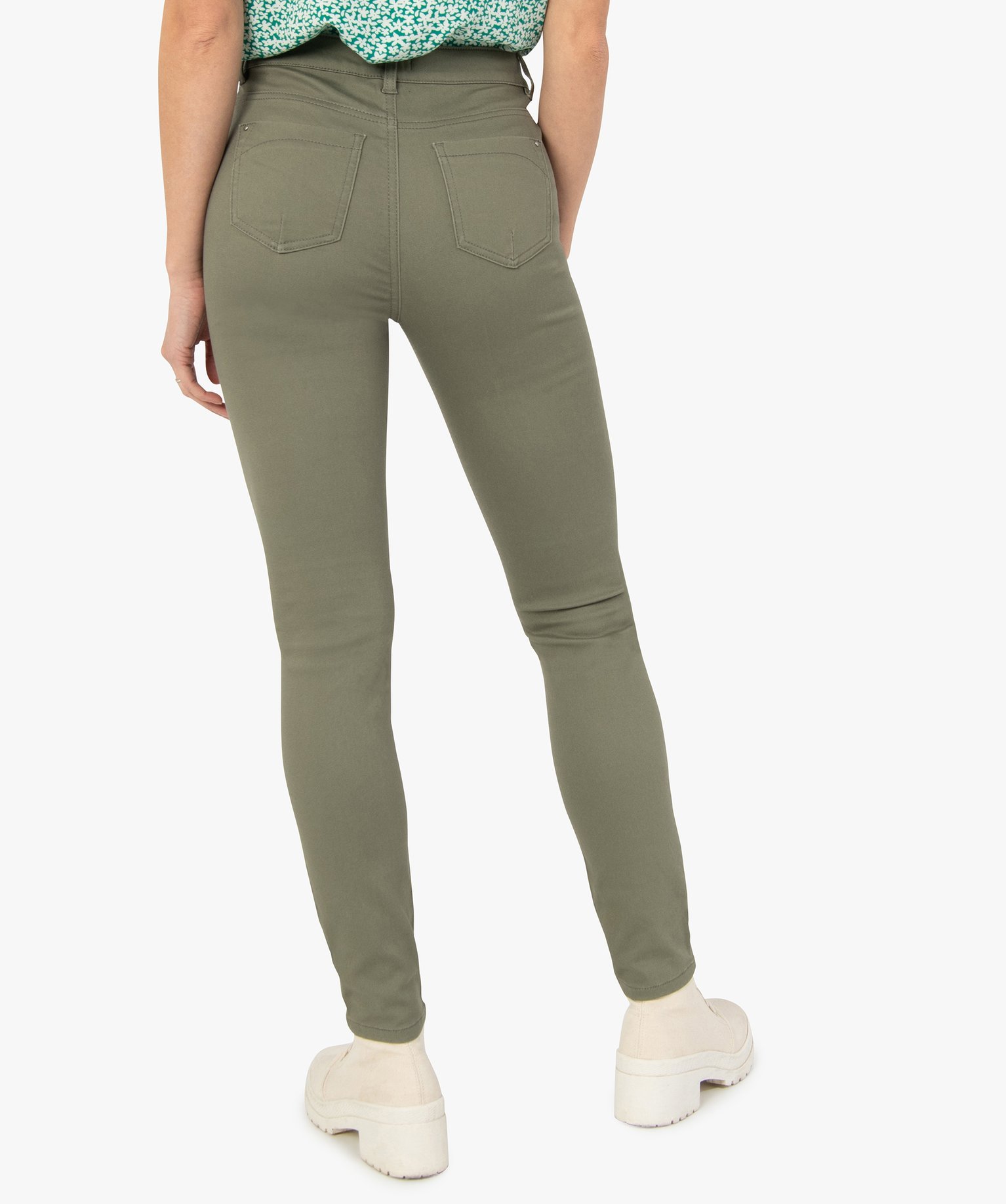 Pantalon femme coupe slim en toile extensible vert clair | GEMO