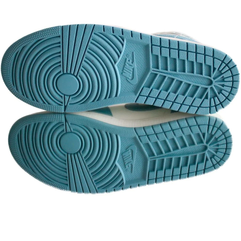 Jordan 1 Mid UNC (2022)