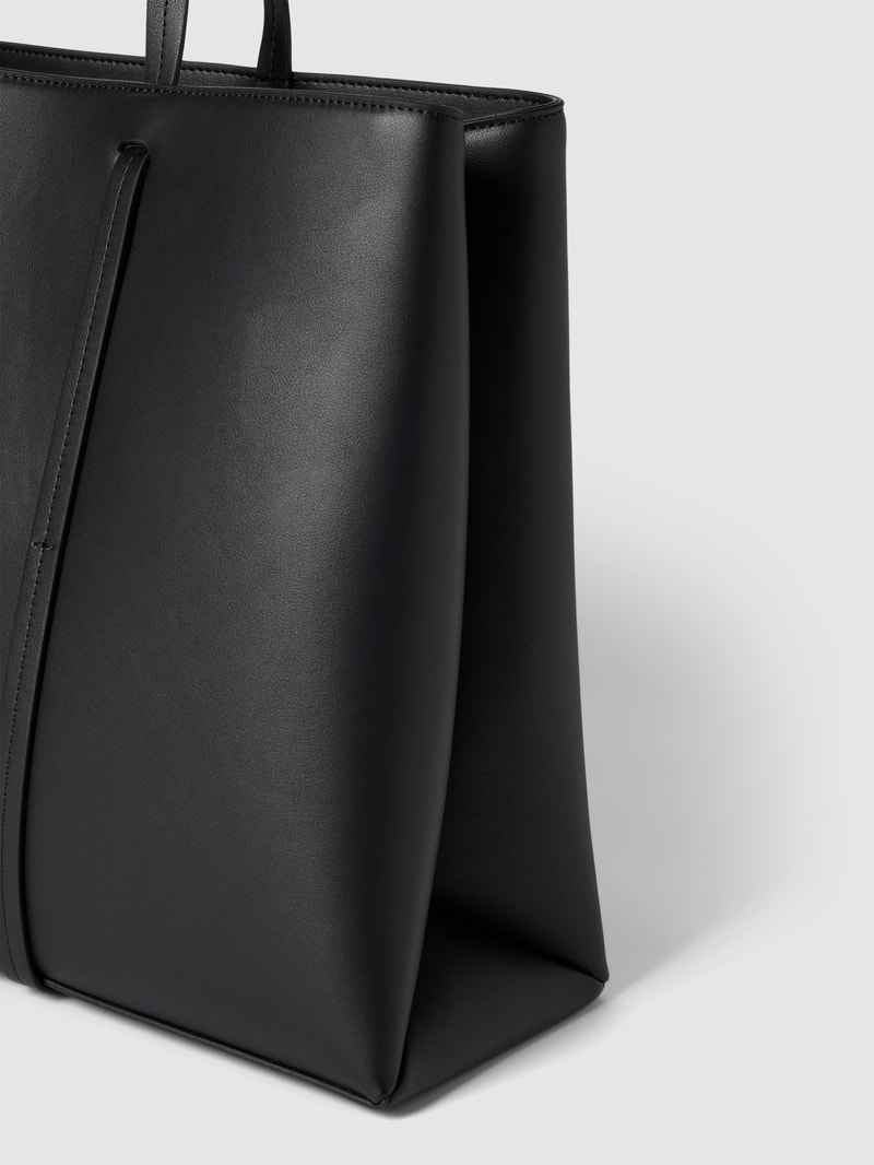Shopper mit herausnehmbarer Reißverschlusstasche Modell 'Mel' in schwarz