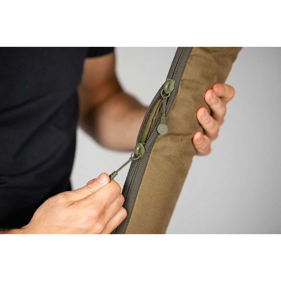 Estojo individual para vara de pesca de carpa Korda Compac de 10 pés com capa acolchoada.