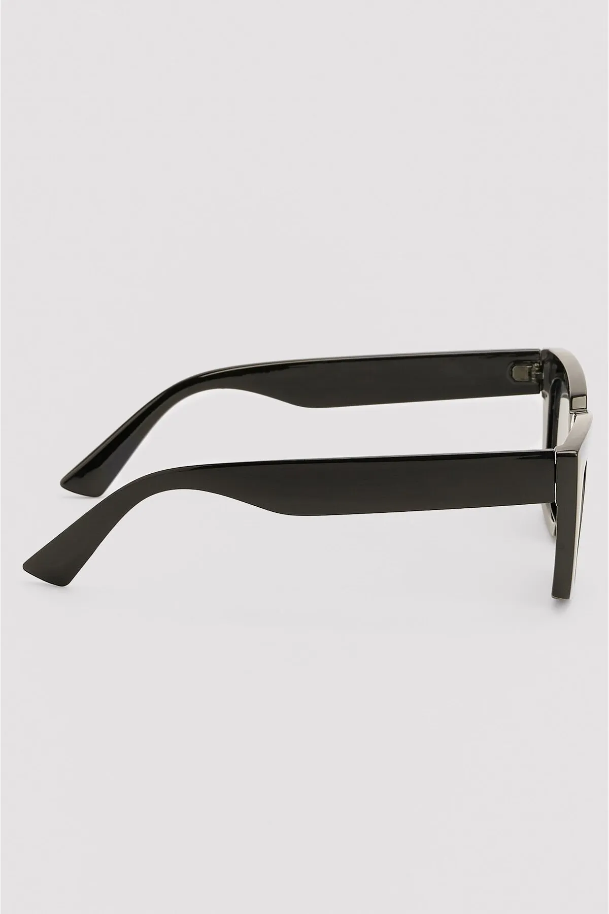 NA-KD  Quadratische Basic-Sonnenbrille aus Recyclingmaterial
