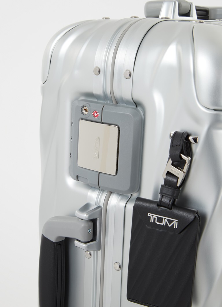Tumi 19 grādu starptautiskais spineris 56 cm