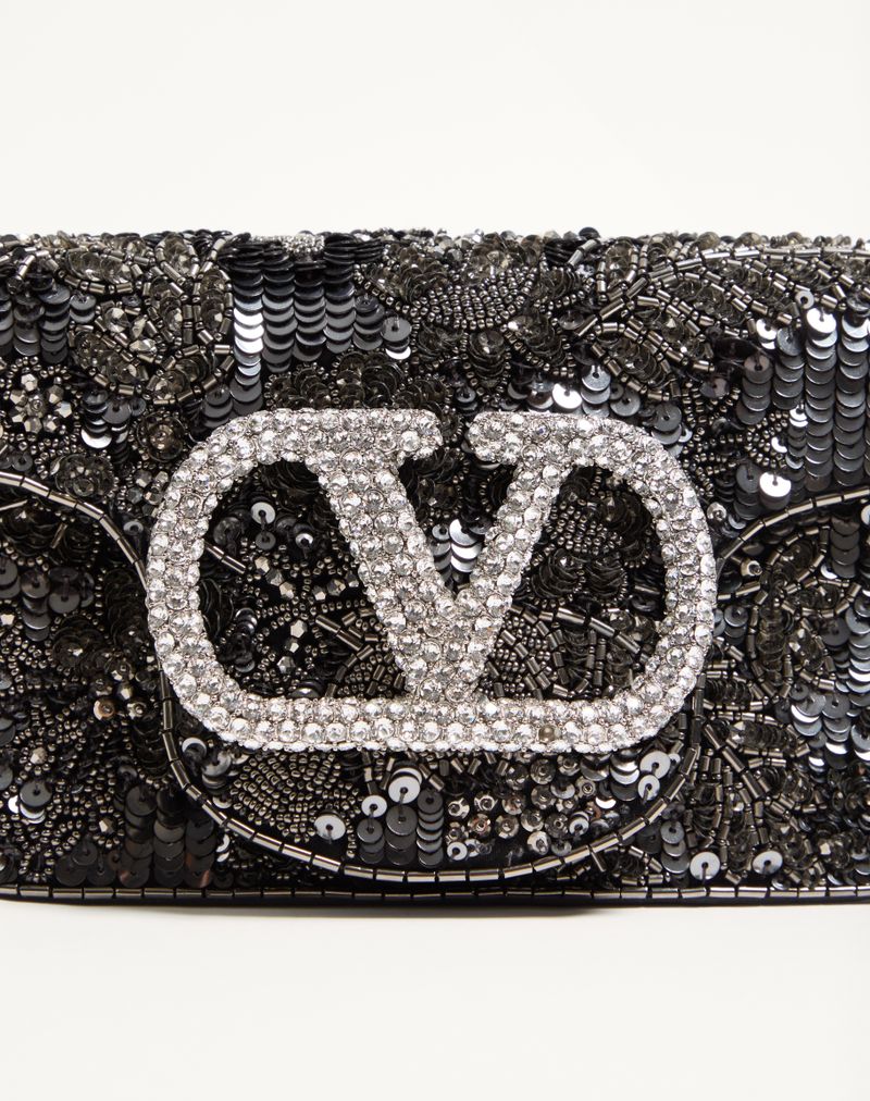 Bolsa de ombro pequena Valentino Garavani Locò bordada com logotipo de joia
