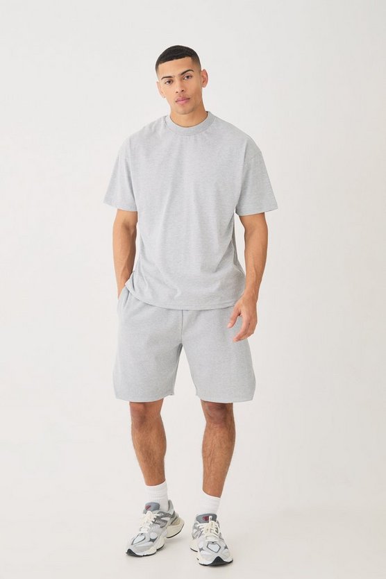 Oversize T-Shirt & gerippte Shorts