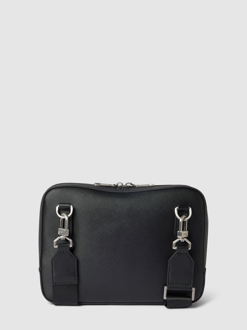 Umhängetasche mit Label-Applikation in schwarz