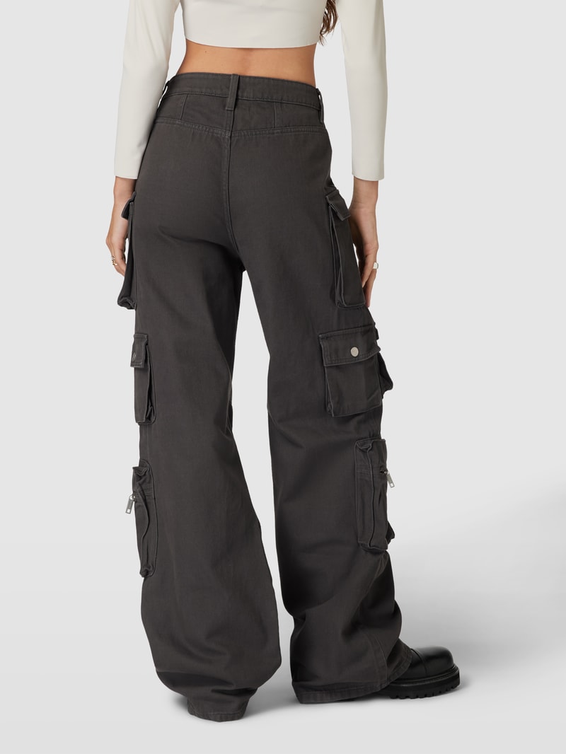 Jeans mit Cargo-Taschen in dunkelgrau