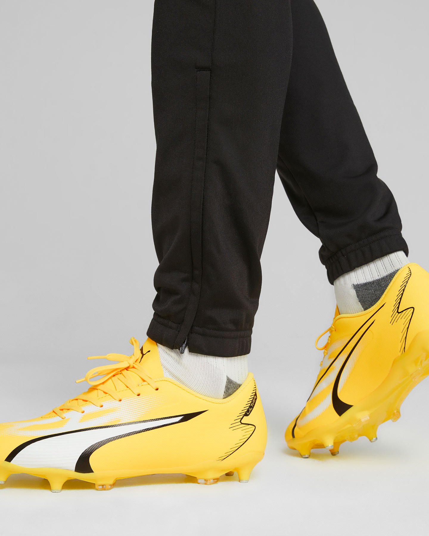 Kopačky Puma Ultra Play Mxsg M 107525-04