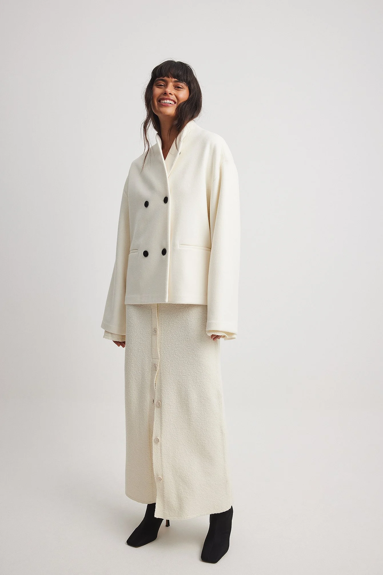 Zweireihige kurze Jacke aus Wollmischung
