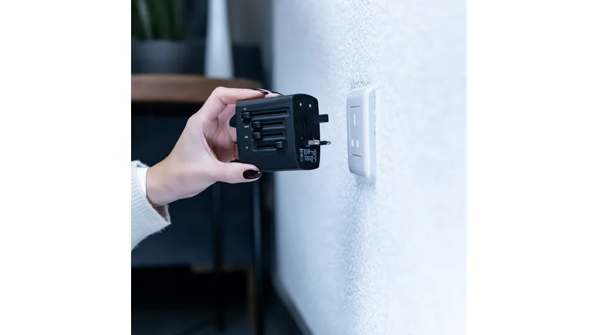 XLayer Internationaler Reisestecker Weltweit Black