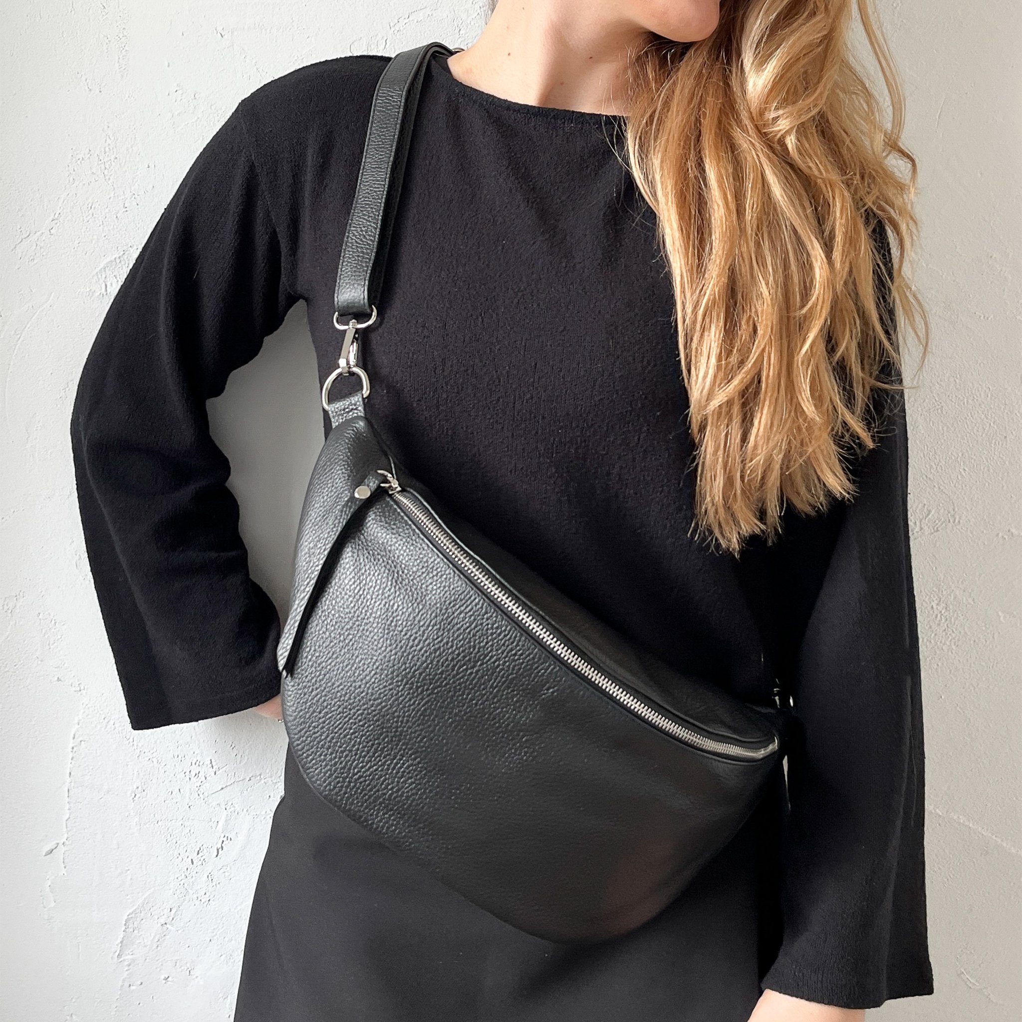 lePelou Bauchtasche LARA, echt Leder, made in Italy, abnehmbarer Umhängeriemen, silbernes Metall