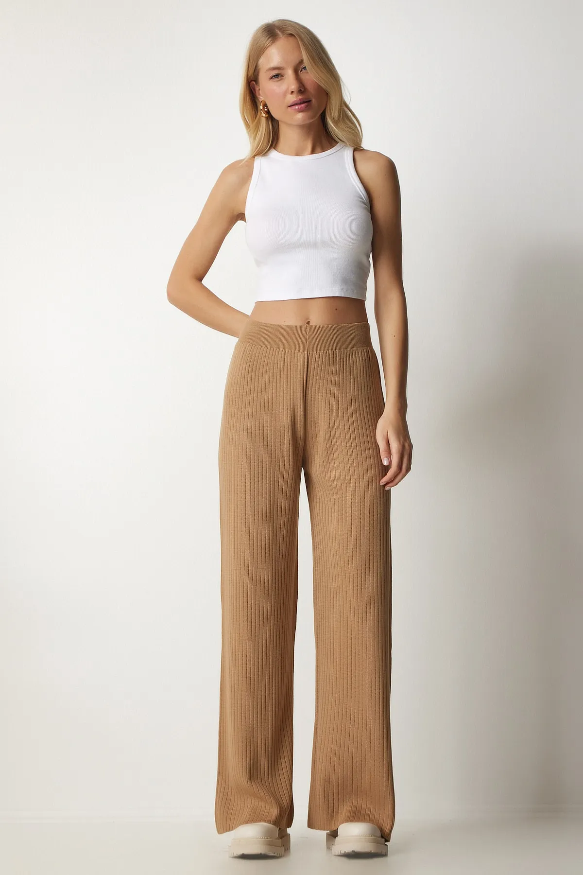 Happiness İstanbul  Biscuit-Rippstrickhose für Damen Kİ00096